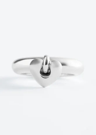Anillo con colgante de corazón