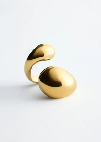 Anillo escultural de doble vuelta