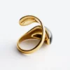 Anillo escultural de doble vuelta