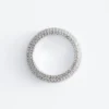 Anillo grueso con pedrería