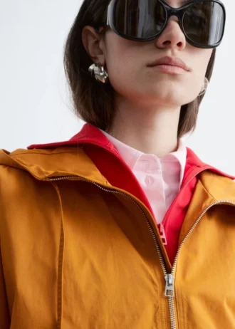 Anorak con capucha