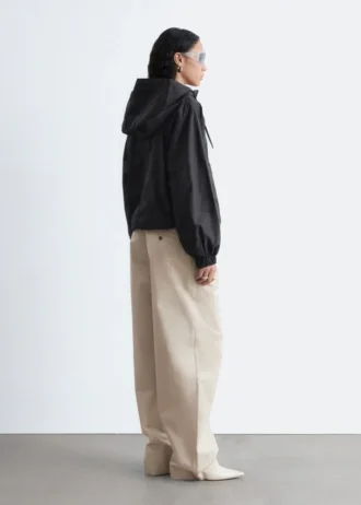 Anorak con capucha