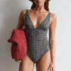 Bañador con cuello en V