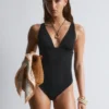 Bañador con cuello en V