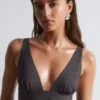 Bañador con cuello en V