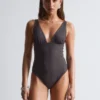 Bañador con cuello en V