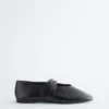 Bailarinas de cuero con tiras cruzadas