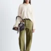 Blusa con cuello mao