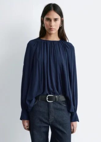 Blusa con mangas abullonadas