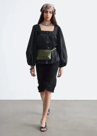 Blusa de algodón con cuello cuadrado