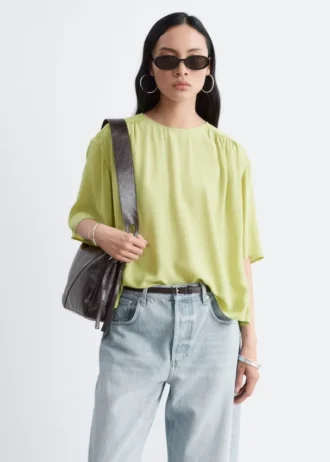 Blusa de crepé fruncida