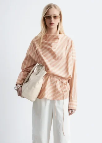 Blusa de cuello vuelto a rayas