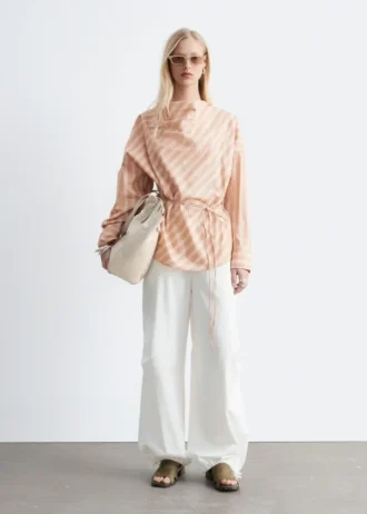 Blusa de cuello vuelto a rayas