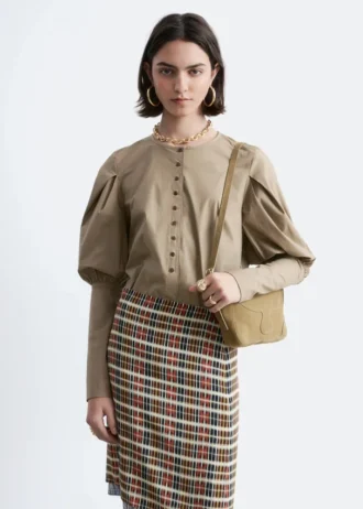 Blusa de mangas abullonadas