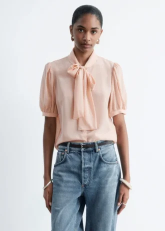 Blusa de seda con cuello anudado