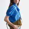 Blusa de seda estampada con cuello lazo