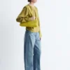 Blusa fruncida con cinturón para atar