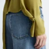 Blusa fruncida con cinturón para atar