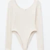 Body con cuello redondo