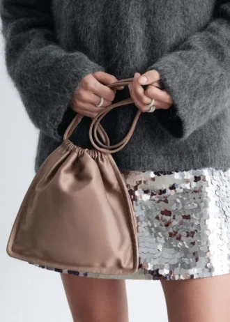 Bolsa de satén con cordón