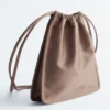 Bolsa de satén con cordón