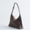 Bolso bandolera de cuero entrelazado