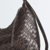 Bolso bandolera de cuero entrelazado