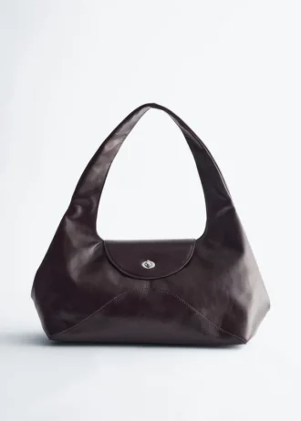 Bolso de hombro de cuero curvado