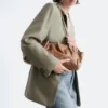 Bolso de hombro de piel de perfil bajo