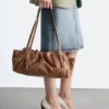 Bolso de hombro de piel de perfil bajo