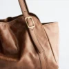Bolso de hombro de piel de perfil bajo