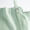 Bolso de hombro de piel de perfil bajo