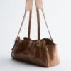 Bolso de hombro de piel de perfil bajo