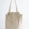 Bolso de mano de cuero con correa y hebilla