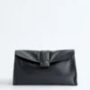 Bolso de mano de piel suave