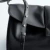 Bolso de mano de piel suave
