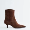 Botas de ante con tacón bajo