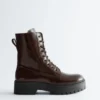 Botas de cuero con cordones