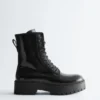 Botas de cuero con cordones