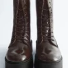 Botas de cuero con cordones