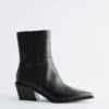 Botas vaqueras de piel elegante