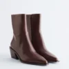 Botas vaqueras de piel elegante