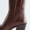 Botas vaqueras de piel elegante