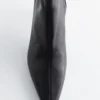 Botines de piel elástica