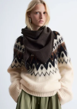 Bufanda triangular de lana