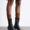 Botines de piel elástica