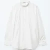 Camisa de algodón con cuello alto