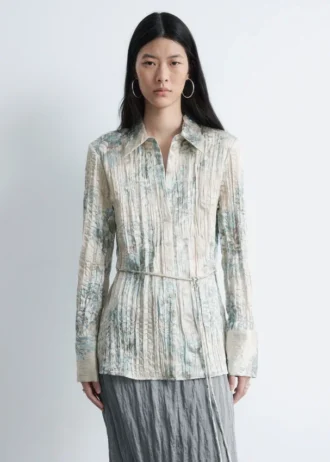 Camisa de crepé con cinturón