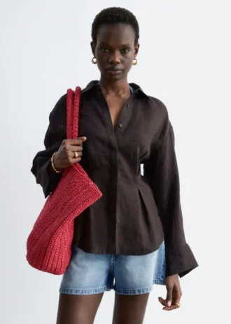 Camisa de lino con pliegues en la cintura