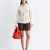 Camisa de lino con pliegues en la cintura
